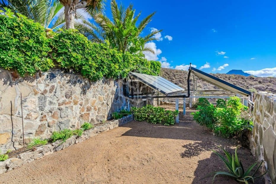 6 soveværelse Villa til salg i Adeje - € 1.180.000 (Ref: 8765751)