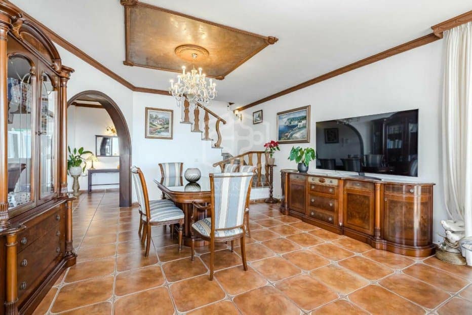 6 soveværelse Villa til salg i Adeje - € 1.180.000 (Ref: 8765751)