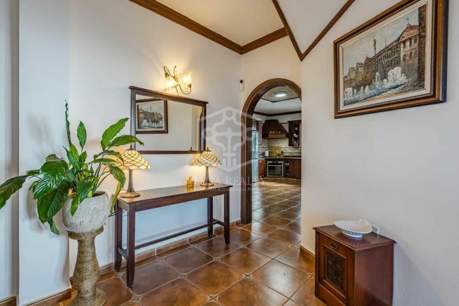 6 soveværelse Villa til salg i Adeje - € 1.180.000 (Ref: 8765751)