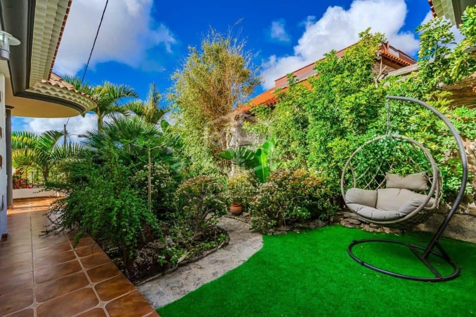 6 soveværelse Villa til salg i Adeje - € 1.180.000 (Ref: 8765751)