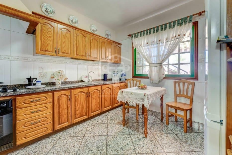 6 soveværelse Villa til salg i Adeje - € 1.000.000 (Ref: 8765752)