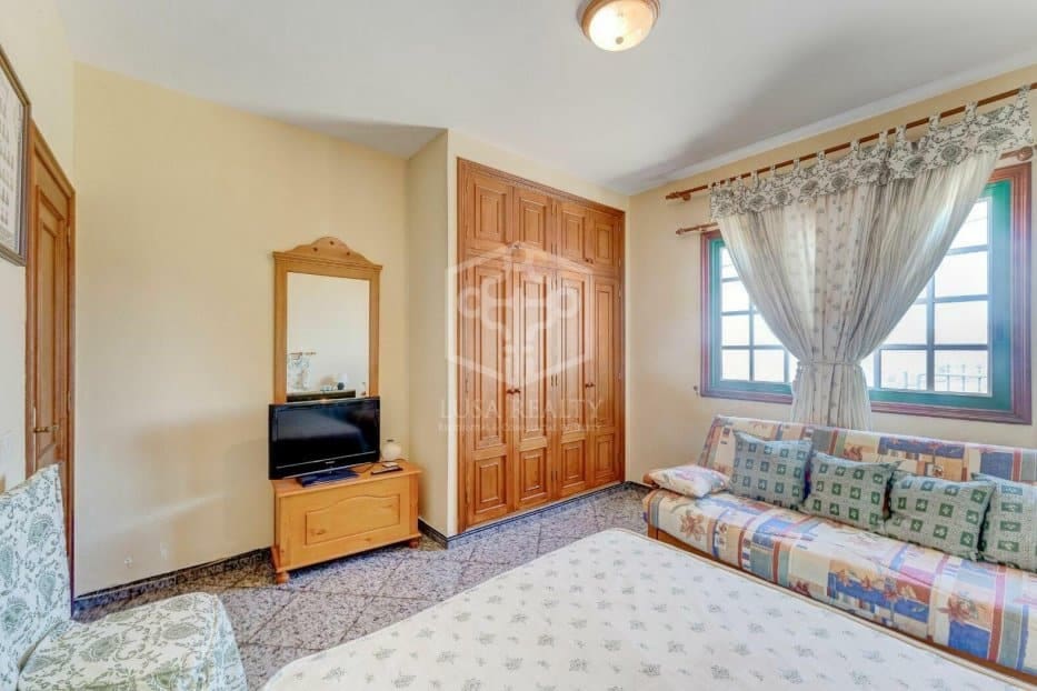 6 soveværelse Villa til salg i Adeje - € 1.000.000 (Ref: 8765752)