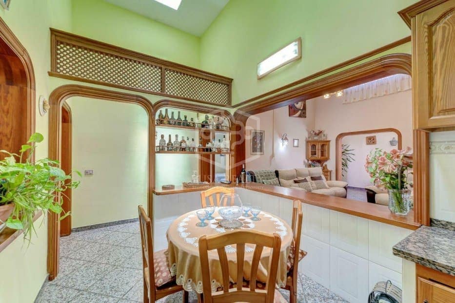 6 soveværelse Villa til salg i Adeje - € 1.000.000 (Ref: 8765752)