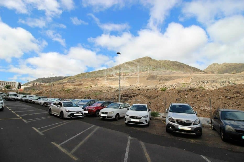 Commercieel te koop in Santa Cruz de Tenerife - € 990.000 (Ref: 8796656)