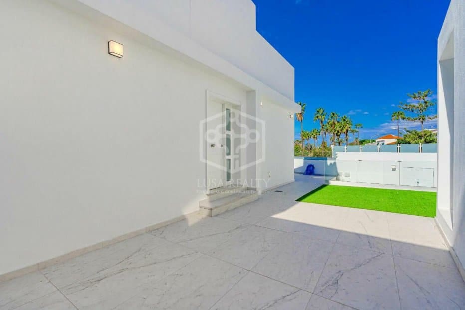 3 sovrum Villa till salu i Adeje - 1 350 000 € (Ref: 8815148)