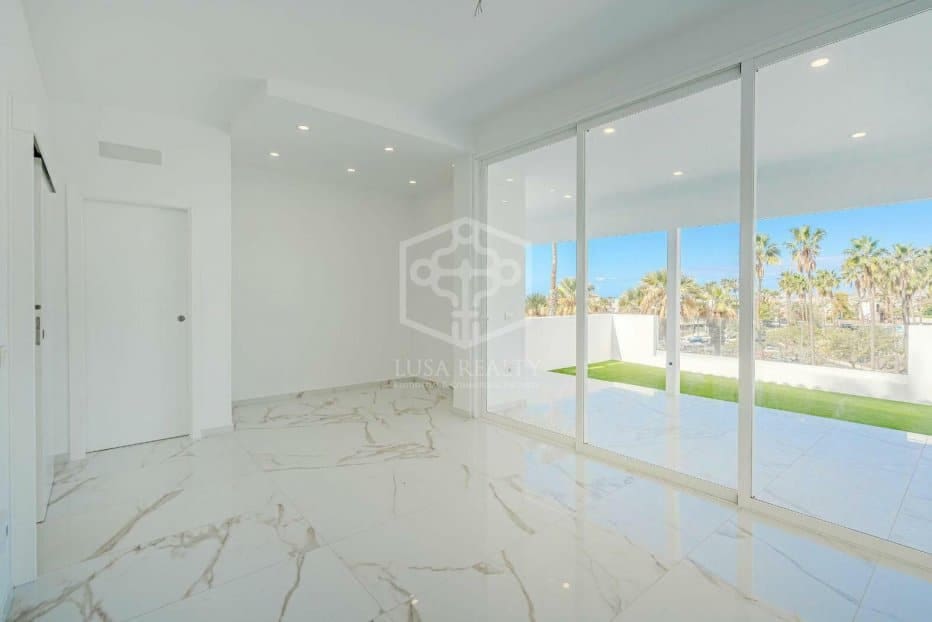 3 sovrum Villa till salu i Adeje - 1 350 000 € (Ref: 8815148)