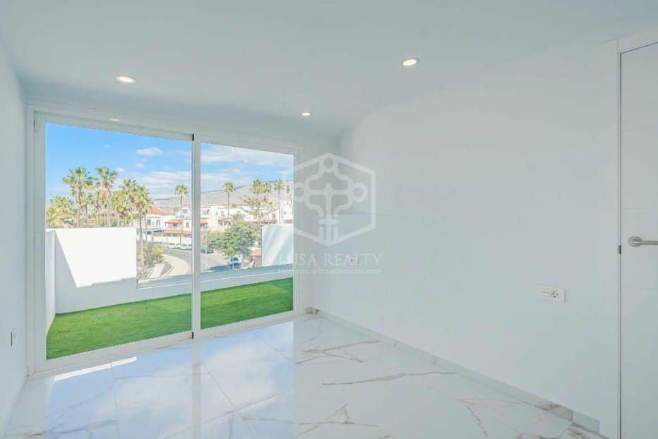 3 sovrum Villa till salu i Adeje - 1 350 000 € (Ref: 8815148)