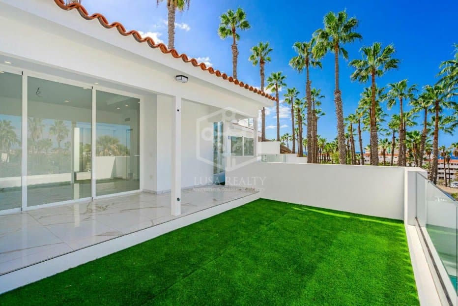 3 sovrum Villa till salu i Adeje - 1 350 000 € (Ref: 8815148)