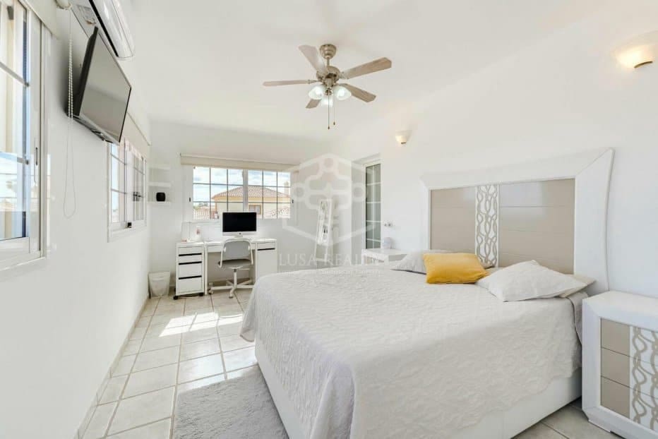 4 soveværelse Villa til salg i San Miguel de Abona - € 1.600.000 (Ref: 8830139)