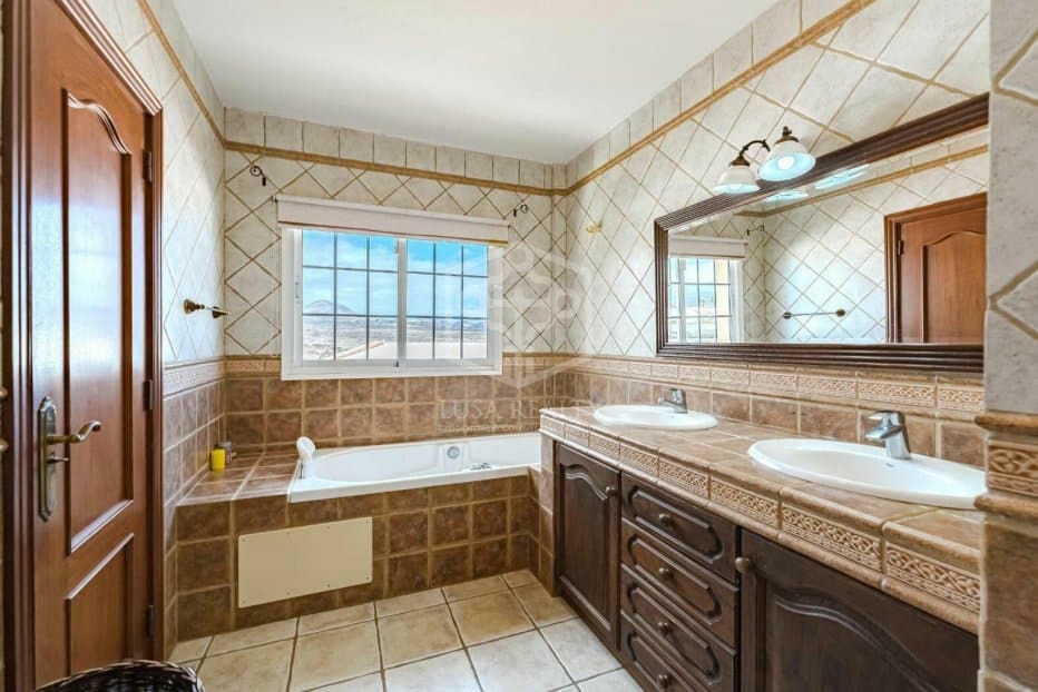 4 soveværelse Villa til salg i San Miguel de Abona - € 1.600.000 (Ref: 8830139)