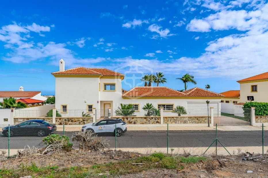 4 soveværelse Villa til salg i San Miguel de Abona - € 1.600.000 (Ref: 8830139)