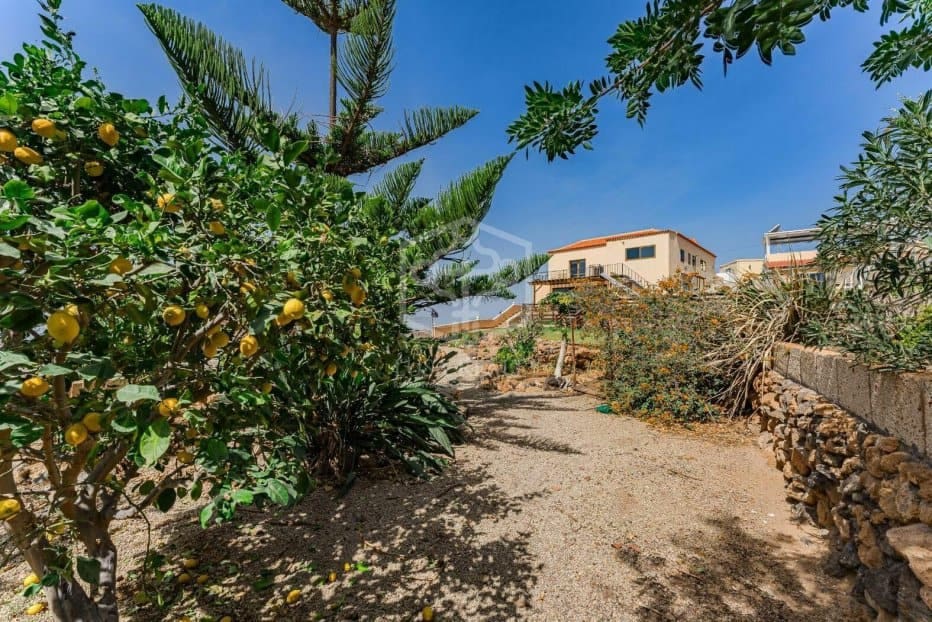 6 soveværelse Villa til salg i San Miguel de Abona - € 860.000 (Ref: 8878977)