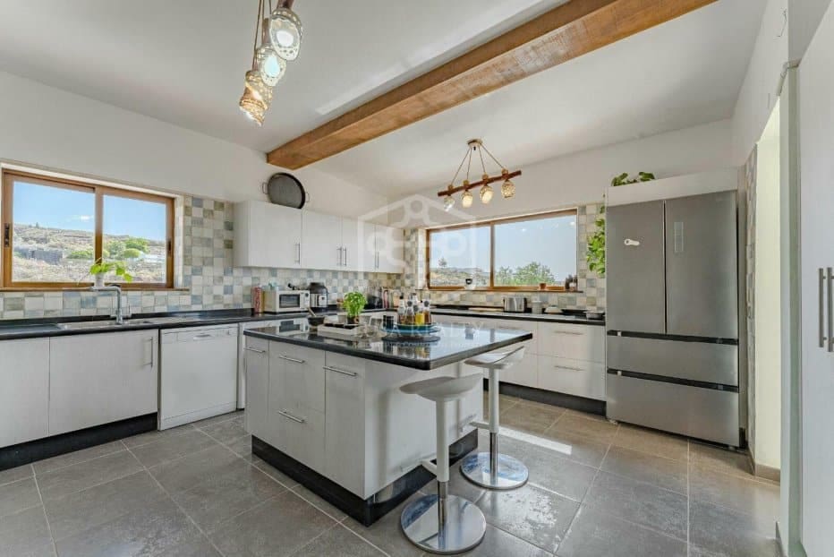 6 soveværelse Villa til salg i San Miguel de Abona - € 860.000 (Ref: 8878977)