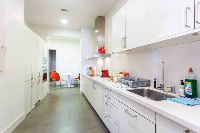 4 bedroom Apartment for rent in La Dreta de L'Eixample, Barcelona city - € 7,000 (Ref: 8880715)
