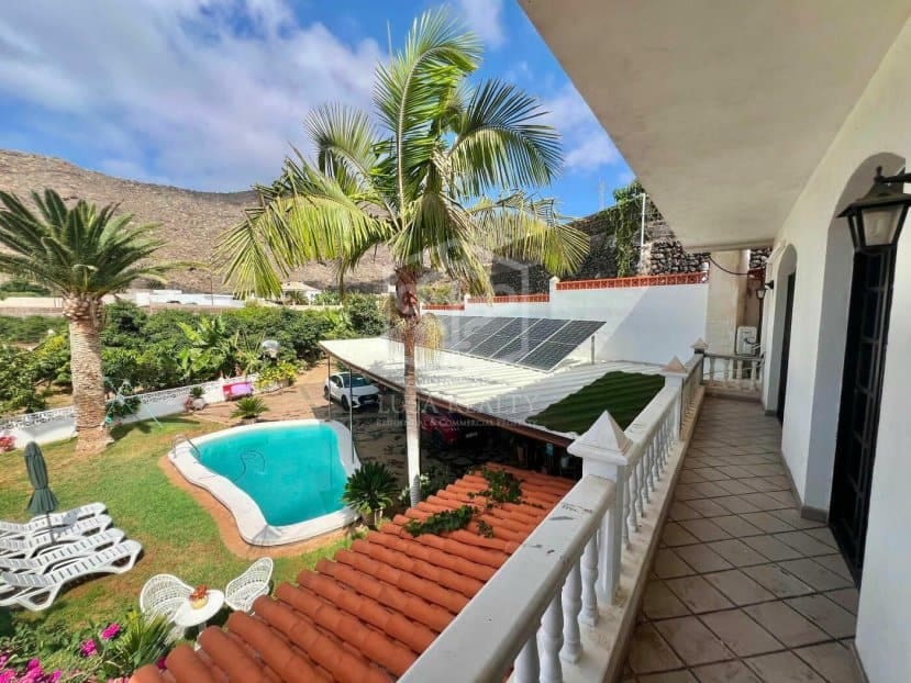 Villa til salg i Santiago del Teide - € 1.600.000 (Ref: 8904740)