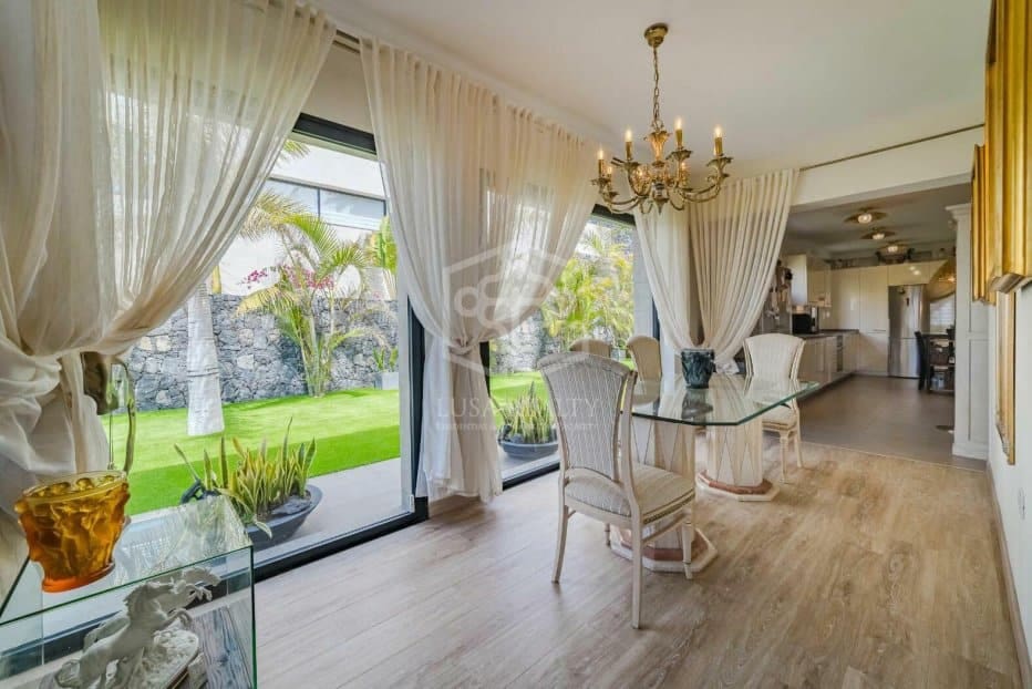 3 soveværelse Villa til salg i Adeje - € 3.050.000 (Ref: 8931526)