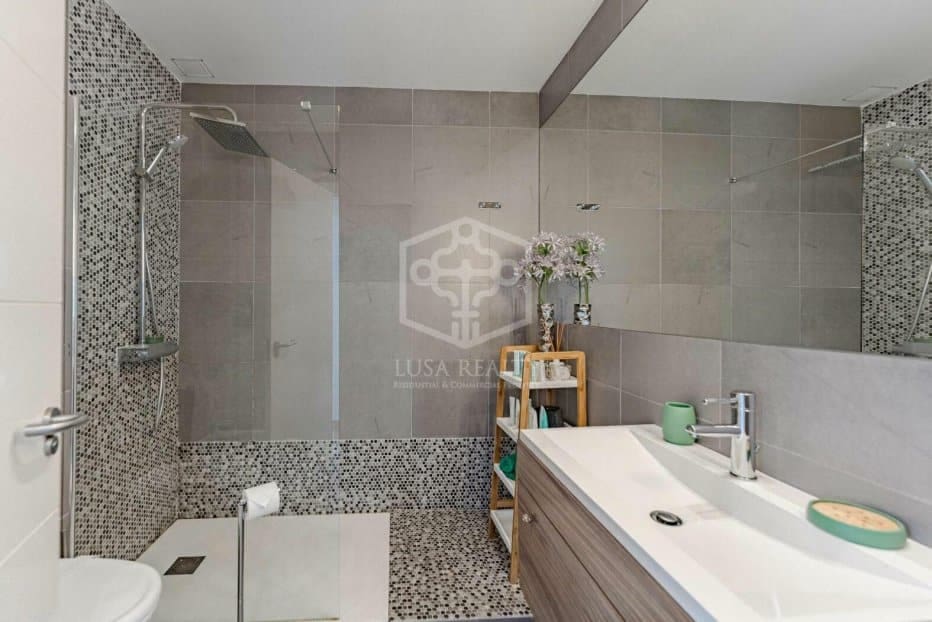 4 soveværelse Byhus til salg i Adeje - € 1.690.000 (Ref: 8931527)