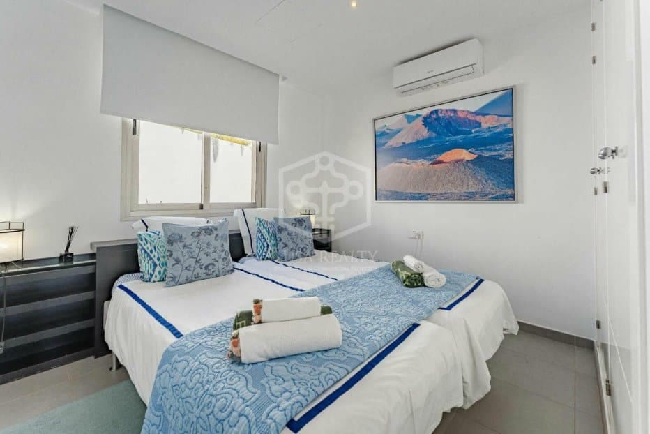 4 soveværelse Byhus til salg i Adeje - € 1.690.000 (Ref: 8931527)