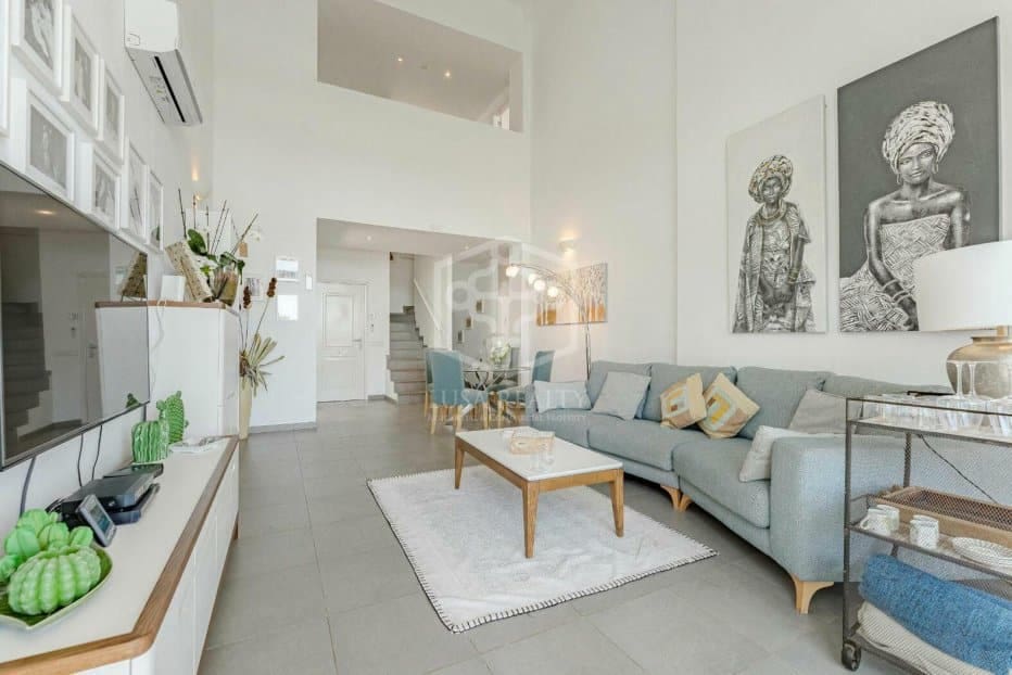 4 soveværelse Byhus til salg i Adeje - € 1.690.000 (Ref: 8931527)