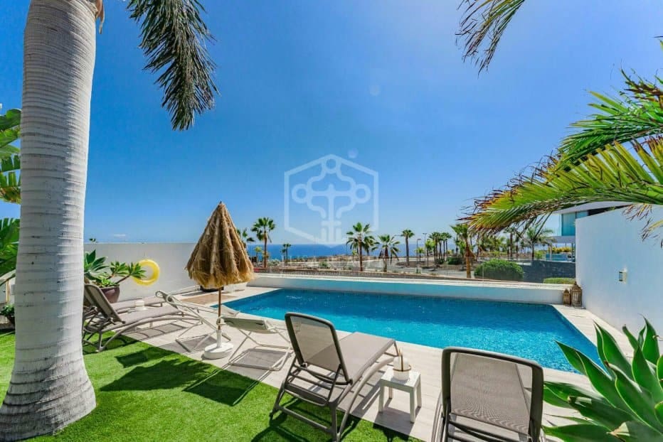 4 soveværelse Byhus til salg i Adeje - € 1.690.000 (Ref: 8931527)