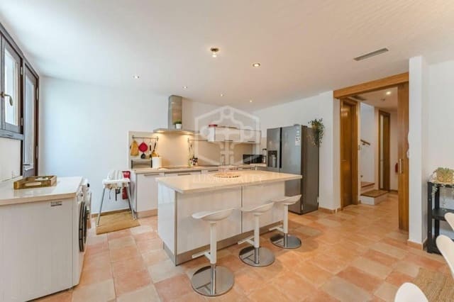 3 soveværelse Byhus til salg i El Medano, Granadilla de Abona - € 715.000 (Ref: 8931531)