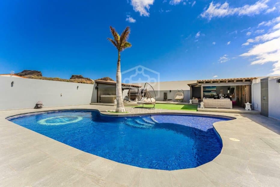 2 soveværelse Villa til salg i San Miguel de Abona - € 2.100.000 (Ref: 8942227)