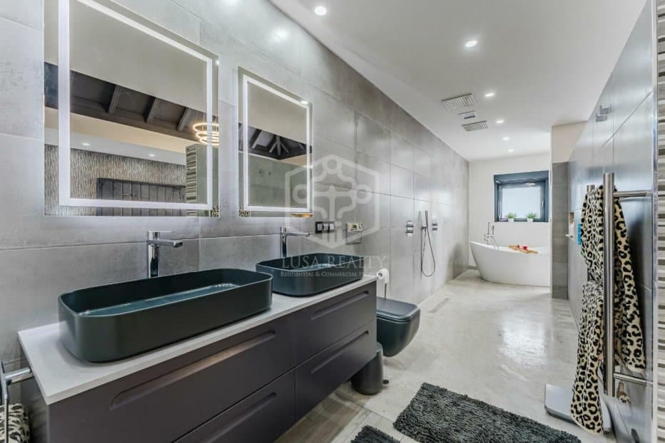 2 soveværelse Villa til salg i San Miguel de Abona - € 2.100.000 (Ref: 8942227)