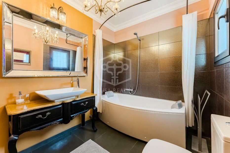 4 bedroom Villa for sale in Arona - € 1,297,000 (Ref: 8952304)