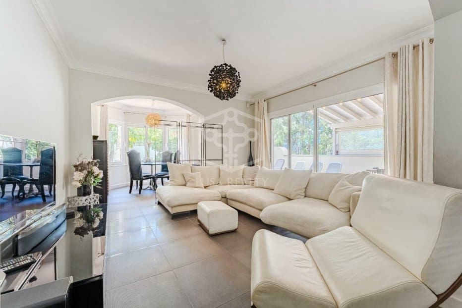 4 bedroom Villa for sale in Arona - € 1,297,000 (Ref: 8952304)