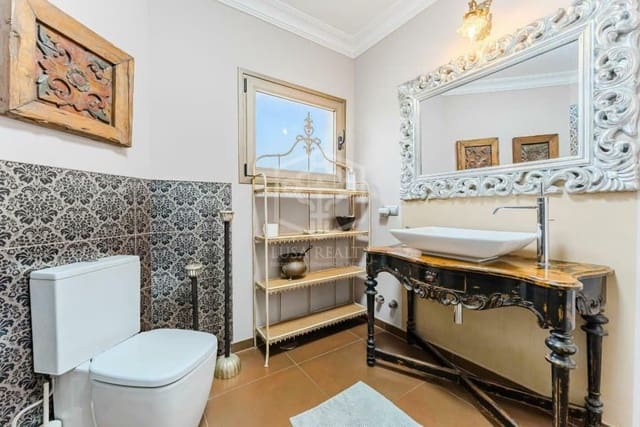 4 soveværelse Villa til salg i Playa de las Americas, Arona - € 1.297.000 (Ref: 8952304)