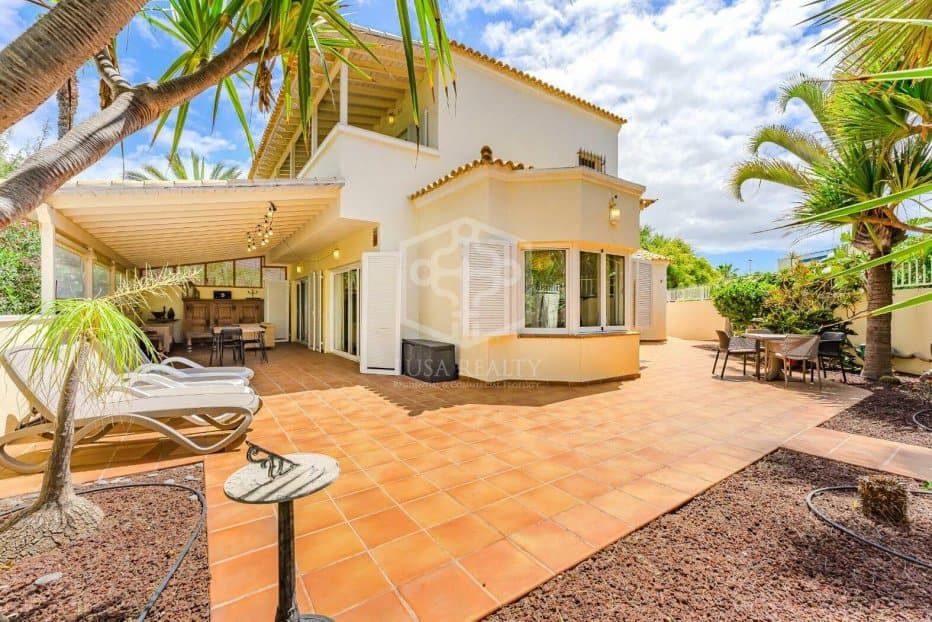 4 bedroom Villa for sale in Arona - € 1,297,000 (Ref: 8952304)