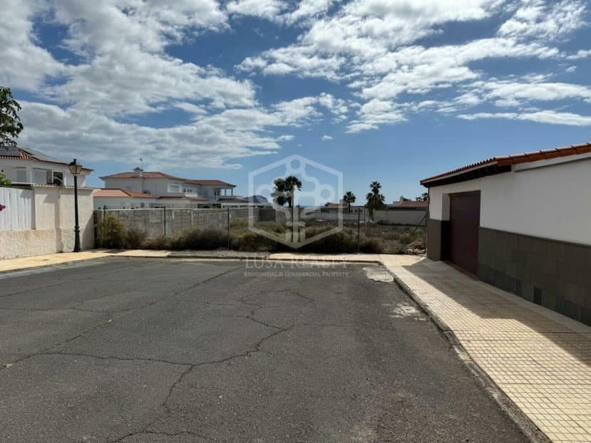 Undeveloped Land for sale in San Miguel de Abona - € 1,350,000 (Ref: 8952305)