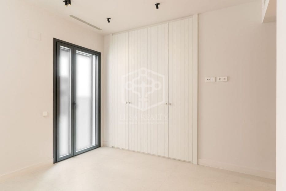 4 soveværelse Lejlighed til salg i Barcelona by med swimmingpool garage - € 1.690.000 (Ref: 8973705)