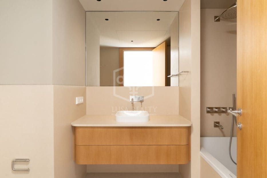 4 soveværelse Lejlighed til salg i Barcelona by med swimmingpool garage - € 1.690.000 (Ref: 8973705)