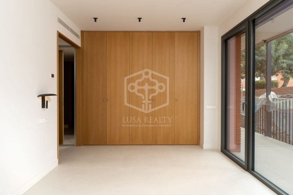 4 soveværelse Lejlighed til salg i Barcelona by med swimmingpool garage - € 1.690.000 (Ref: 8973705)