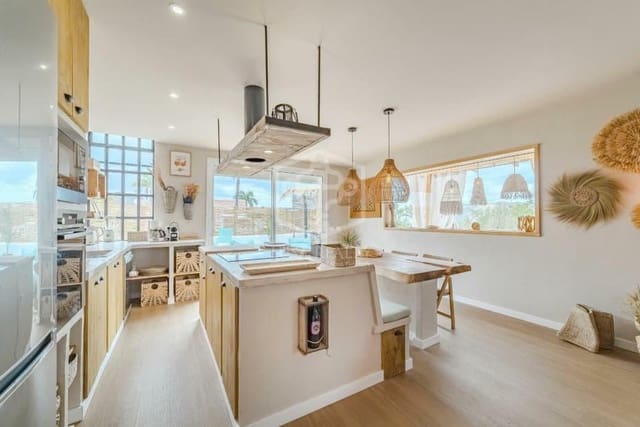 5 soveværelse Villa til salg i Chayofa, Arona - € 1.270.000 (Ref: 8981684)