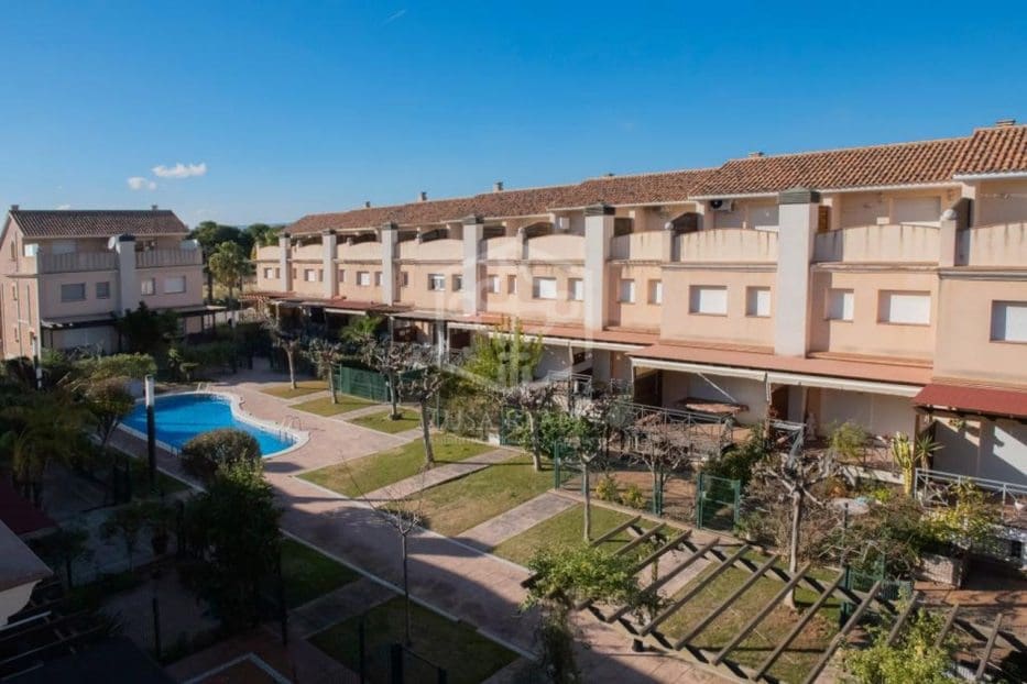 5 soveværelse Byhus til salg i Coma-Ruga med garage - € 455.000 (Ref: 9022034)