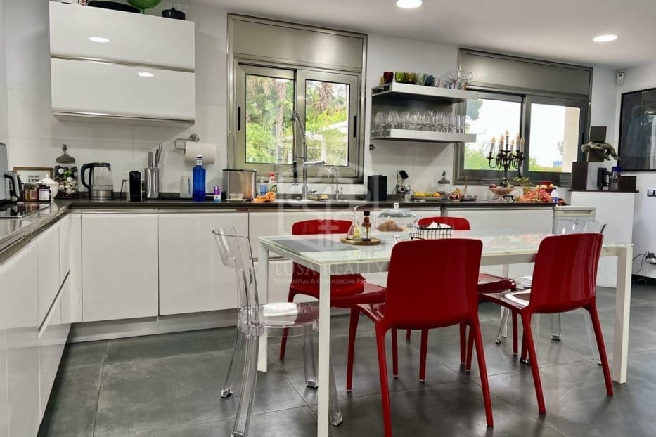 4 soverom Villa til salgs i Sitges med svømmebasseng garasje - € 2 500 000 (Ref: 9056958)