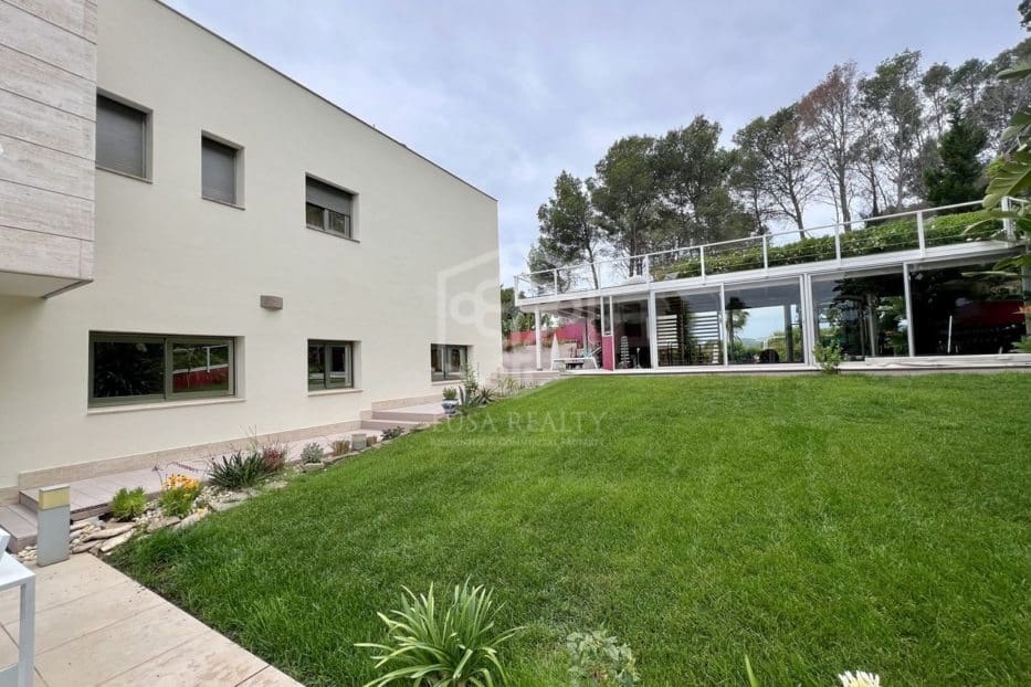 4 soverom Villa til salgs i Sitges med svømmebasseng garasje - € 2 500 000 (Ref: 9056958)