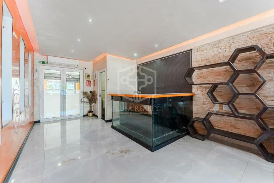 Local Comercial en Costa Adeje en venta - 750.000 € (Ref: 9131697)