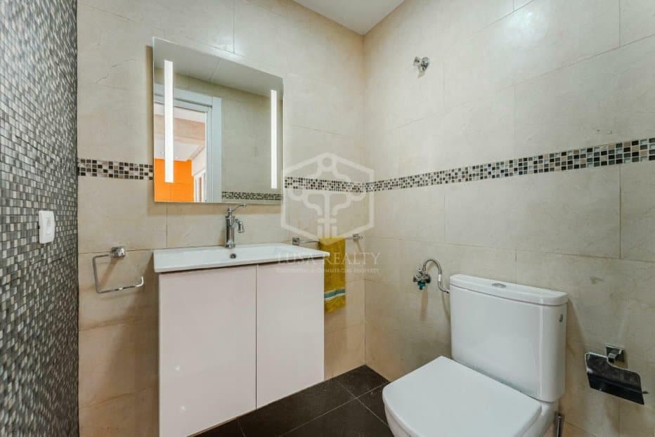 Local Comercial en Costa Adeje en venta - 750.000 € (Ref: 9131697)