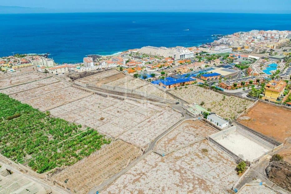 Grunde uden byggetilladelser til salg i Puerto Santiago - € 3.990.000 (Ref: 9144484)