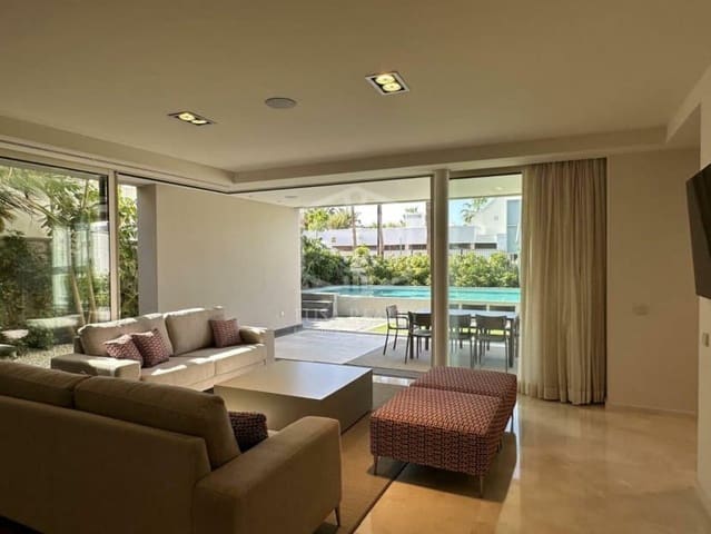 4 soveværelse Villa til salg i Playa de las Americas, Arona - € 3.250.000 (Ref: 9200003)