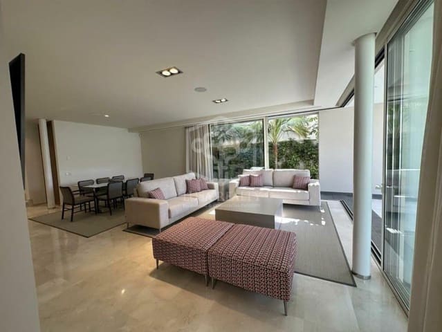 4 soveværelse Villa til salg i Playa de las Americas, Arona - € 3.250.000 (Ref: 9200003)