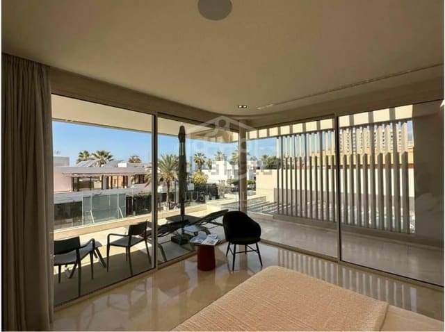 4 soveværelse Villa til salg i Playa de las Americas, Arona - € 3.250.000 (Ref: 9200003)