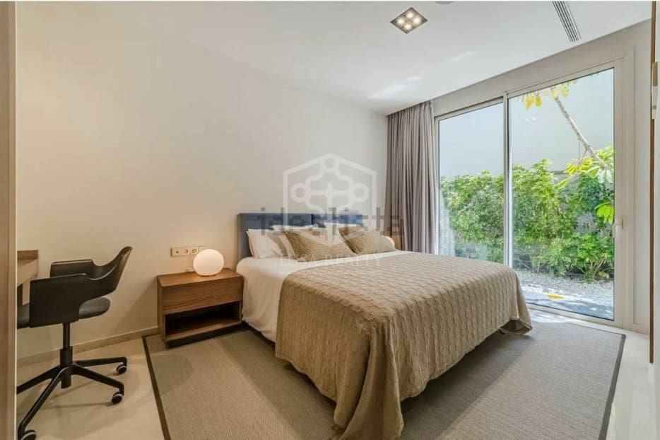 4 slaapkamer Villa te koop in Arona - € 3.250.000 (Ref: 9200003)