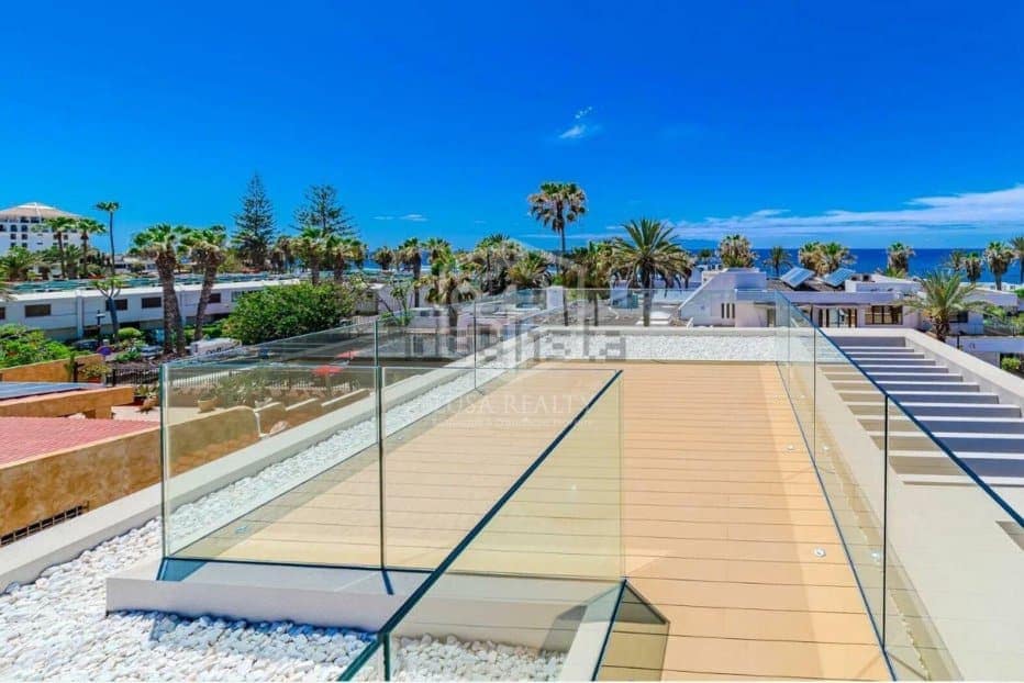 4 slaapkamer Villa te koop in Arona - € 3.250.000 (Ref: 9200003)