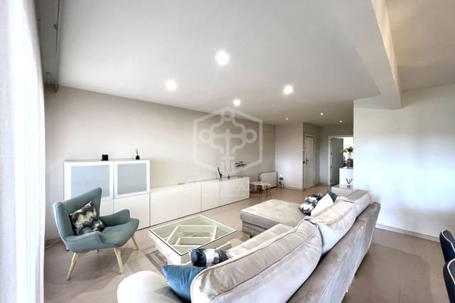 3 bedroom Apartment for rent in Gavà with garage - € 3,600 (Ref: 9205721)