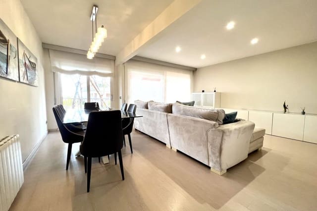 3 bedroom Apartment for rent in Gavà with garage - € 3,600 (Ref: 9205721)
