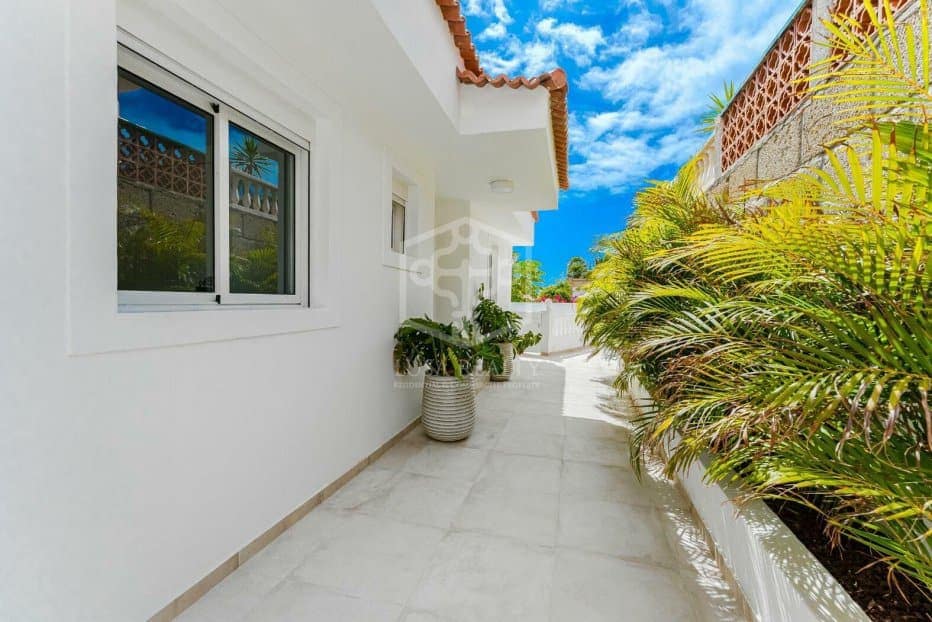 5 soveværelse Villa til salg i Adeje - € 1.789.000 (Ref: 9211395)